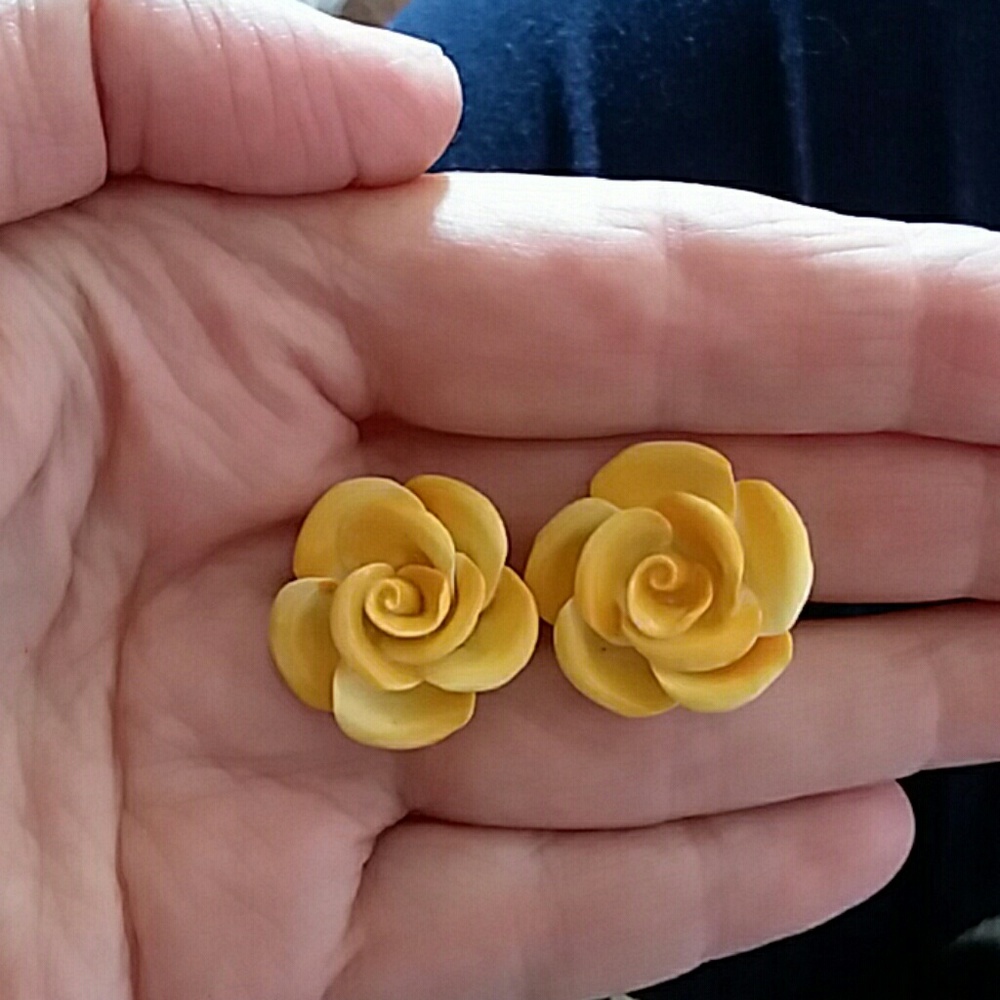 💜YELLOW ROSE EARRINGS VINTAGE
